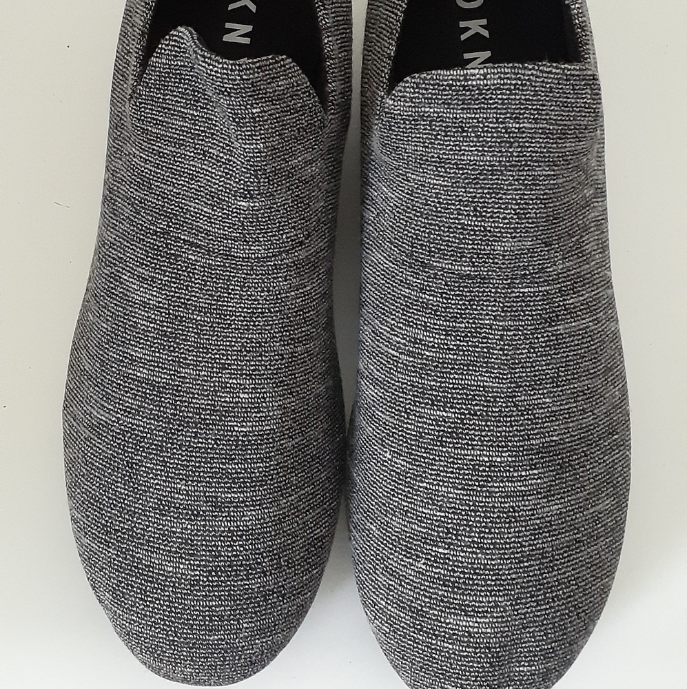 NWOT DKNY Gray Tweed Slip On Wedges 8 M